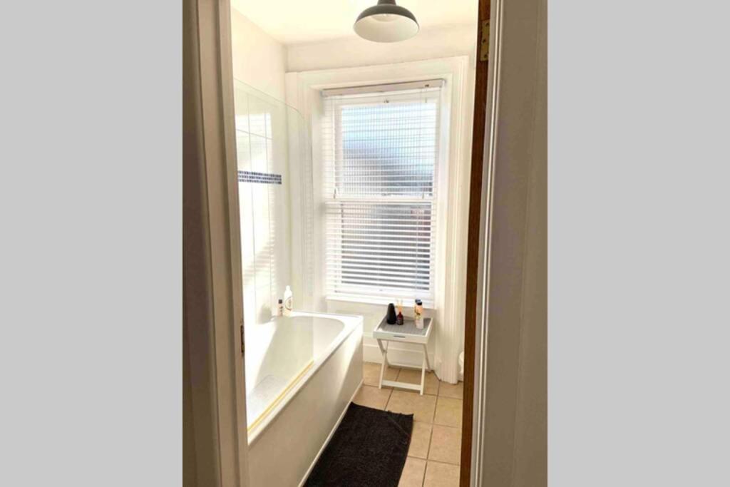 Flat 5 Eia House Apartment Белфаст Екстериор снимка